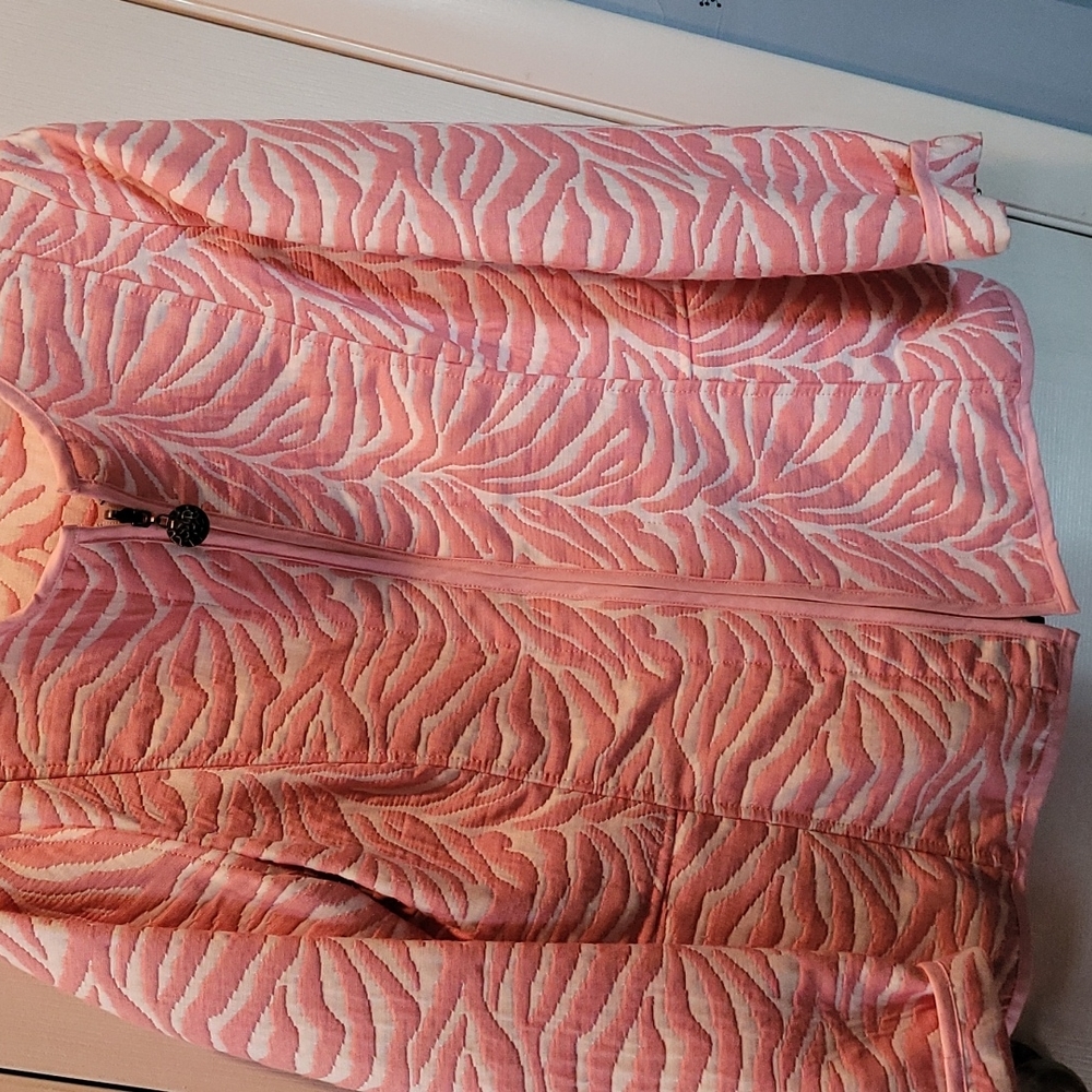 Women's Med. Trimdin "reversible"  Spring jacket. Wear it pink or mainly white